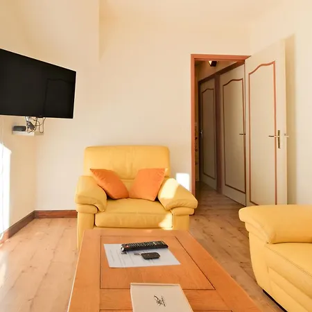 Holiday home Le Pressoir Salignac Eyvigues